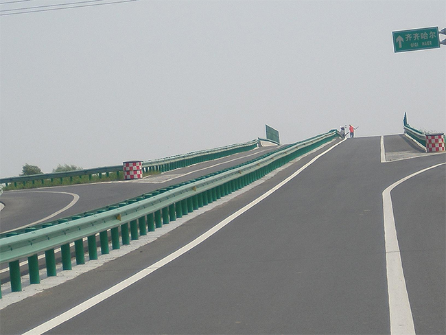 蚌埠高速公路护栏的材质与规格