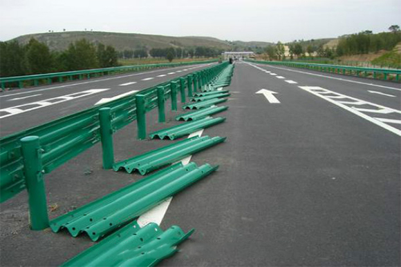 蚌埠波形护栏的维护与管理确保道路安全的关键步骤